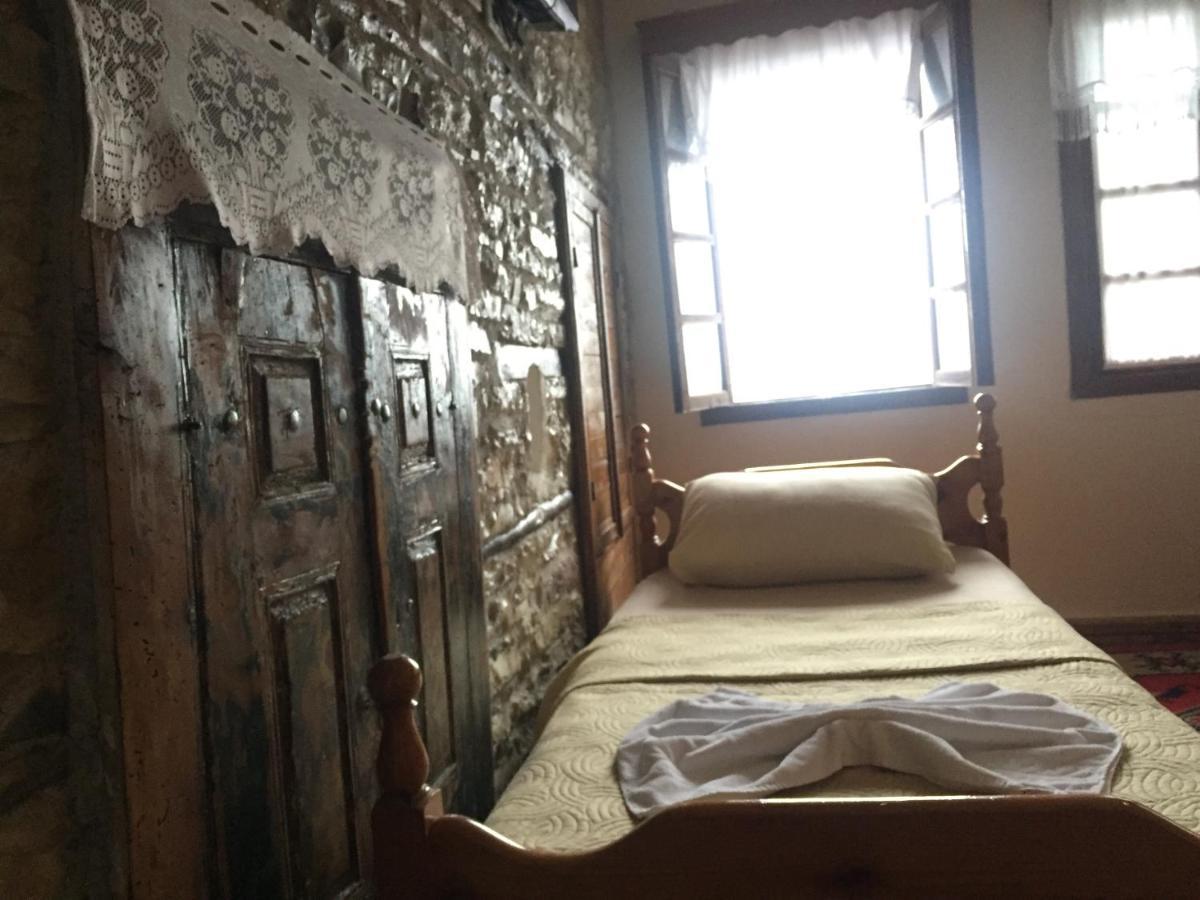 Guest House Salaria ジロカストラ エクステリア 写真