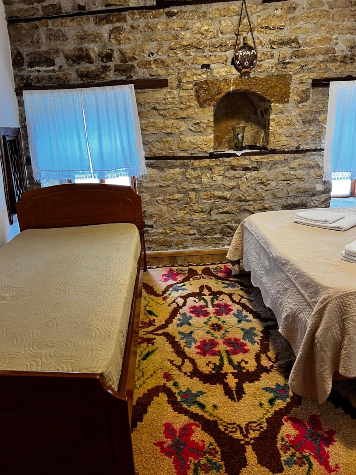Guest House Salaria ジロカストラ エクステリア 写真